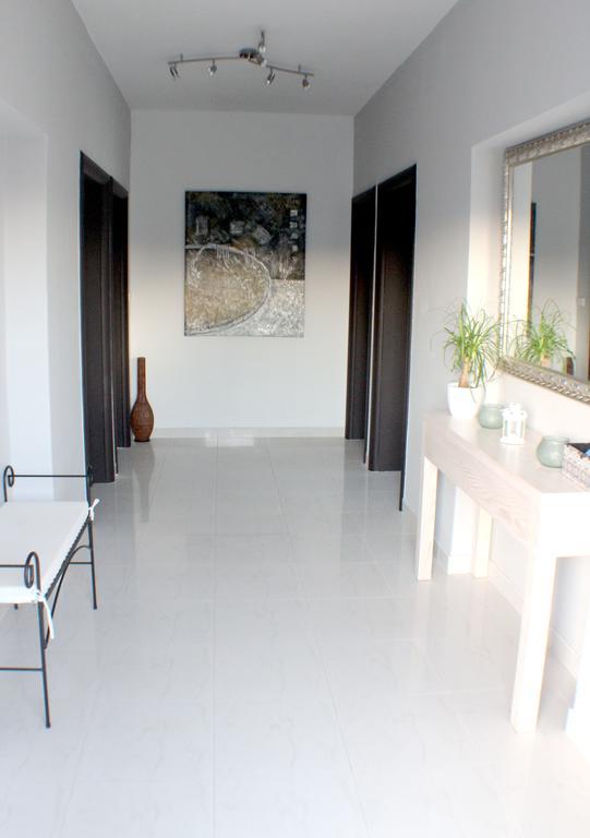 Apartments Robert Kaštela الغرفة الصورة