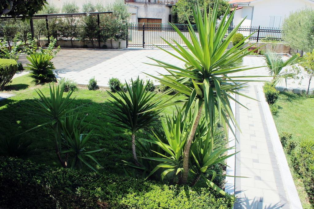 Apartments Robert Kaštela المظهر الخارجي الصورة