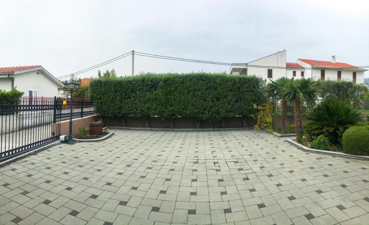 Apartments Robert Kaštela المظهر الخارجي الصورة